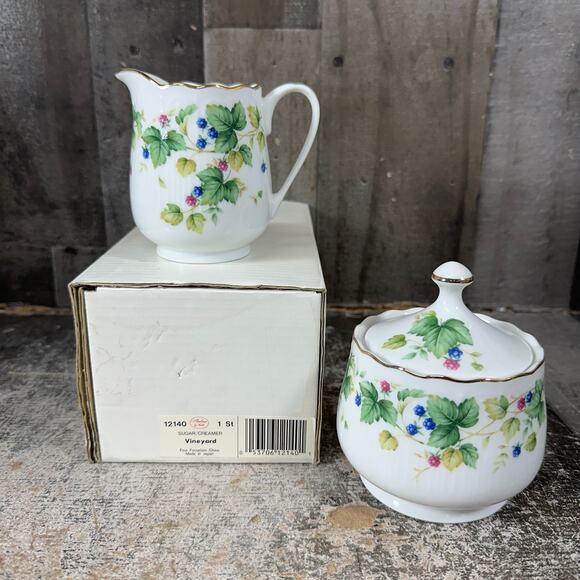 Sugar & Creamer Andrea Sadek Vineyard Pattern Porcelain Set with Box - Picture 1 of 11